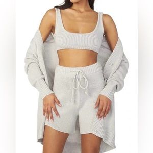 WeWoreWhat Scoop Pull On Bra Top Chunky Cozy Stitch Light Grey